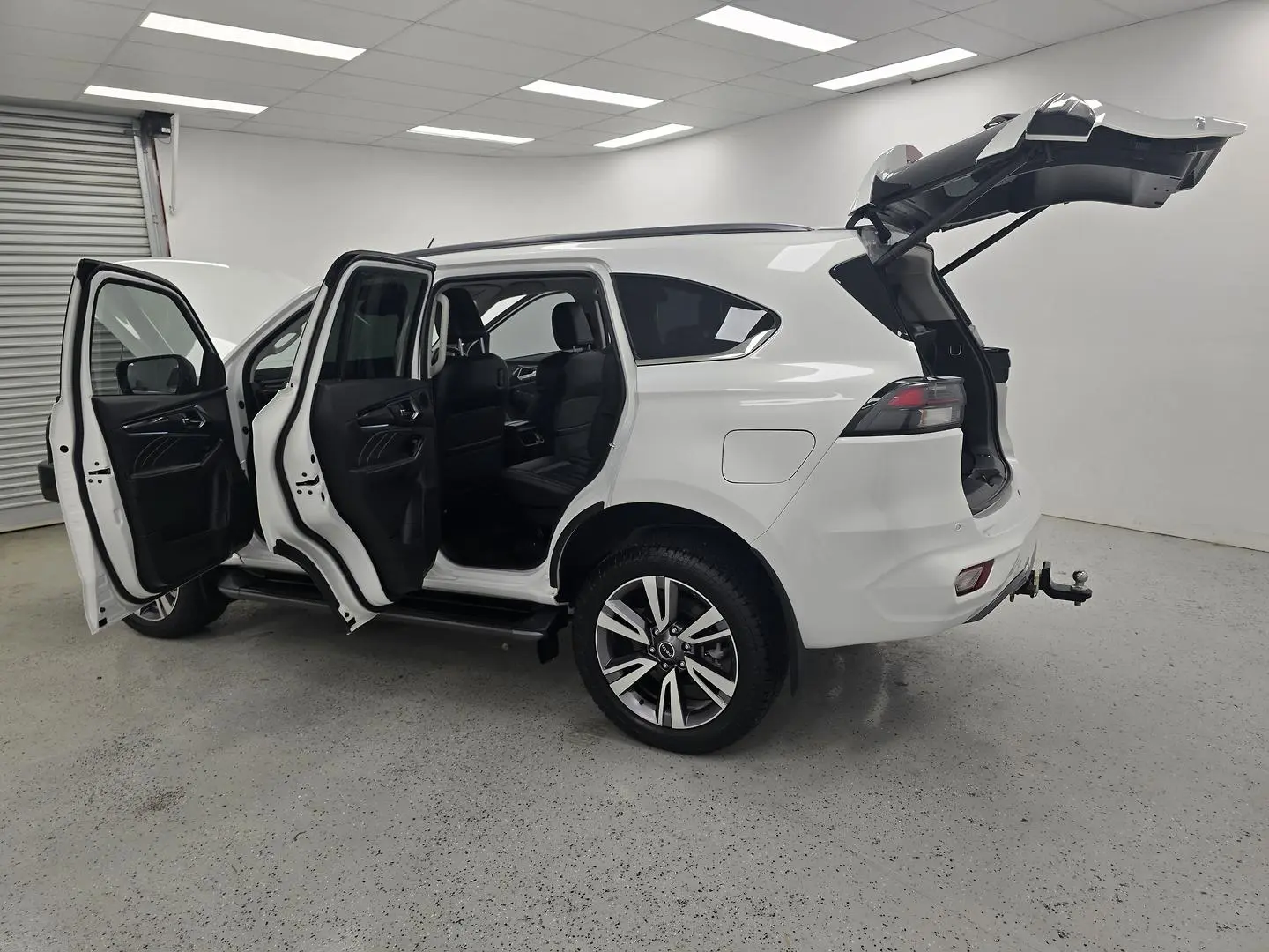 2023 Isuzu MU-X Gallery Image 12