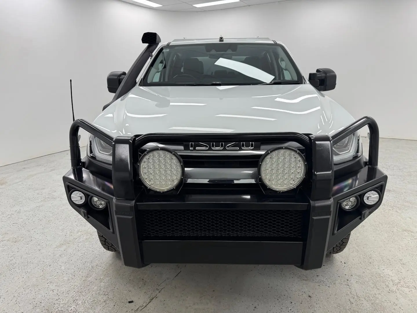 2024 Isuzu D-MAX Gallery Image 38