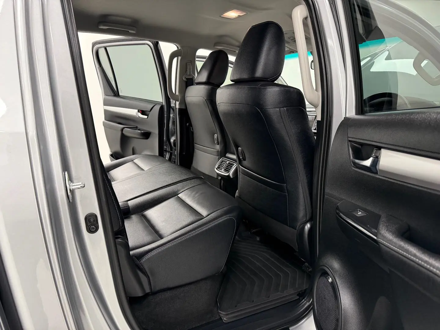 2023 Toyota Hilux Gallery Image 19