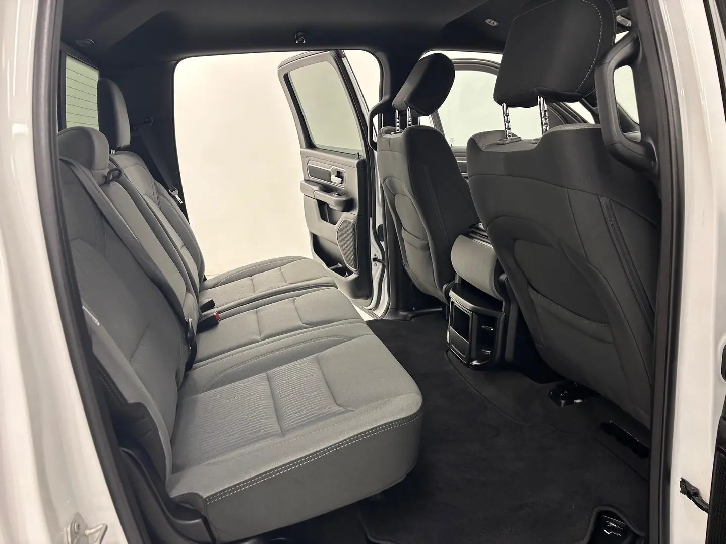 2023 RAM 1500 Gallery Image 22