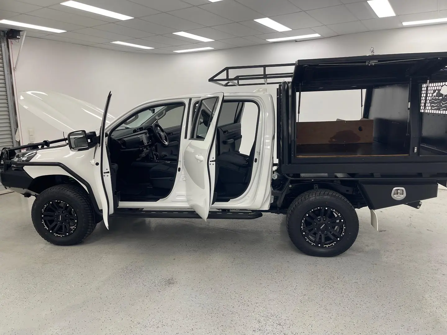 2025 Toyota Hilux Gallery Image 13