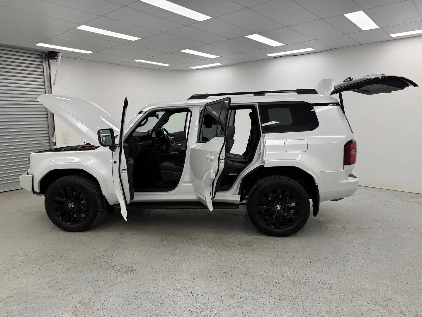 2024 Toyota Landcruiser Prado Gallery Image 14