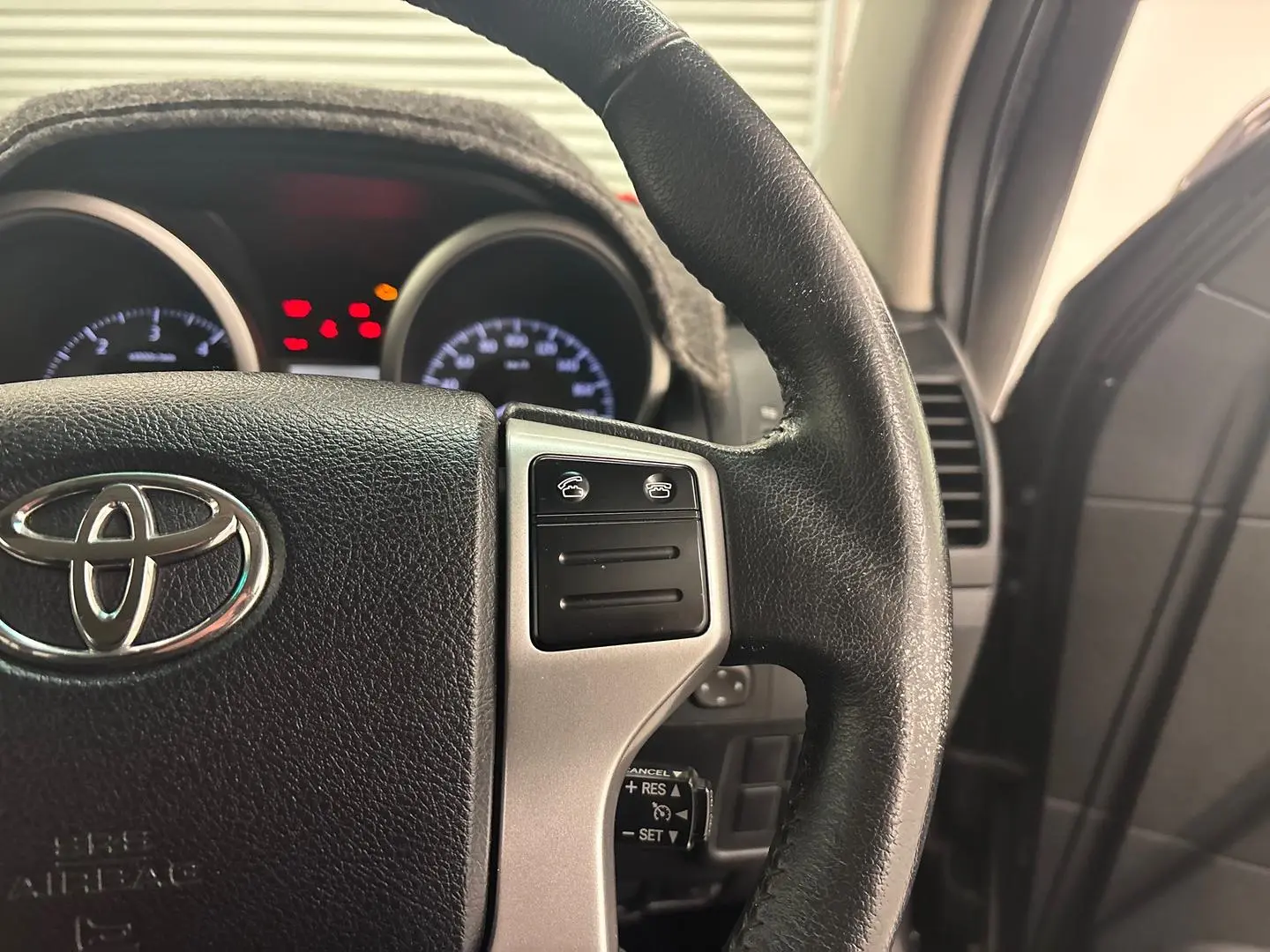 2015 Toyota Landcruiser Prado Gallery Image 27