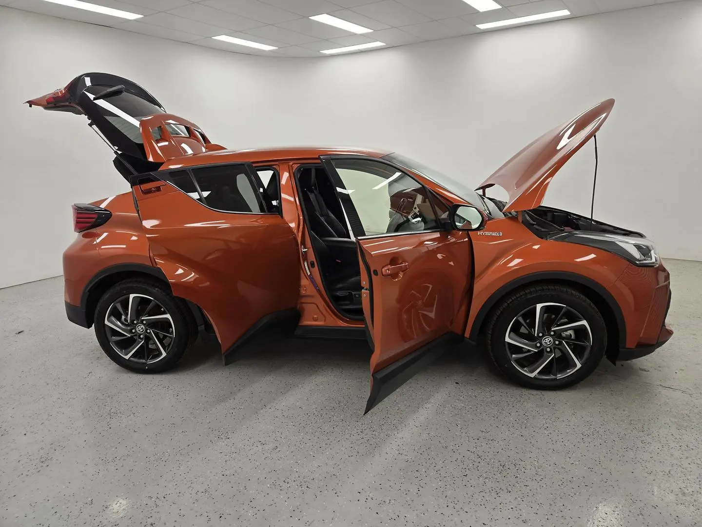 2019 Toyota C-Hr Gallery Image 11