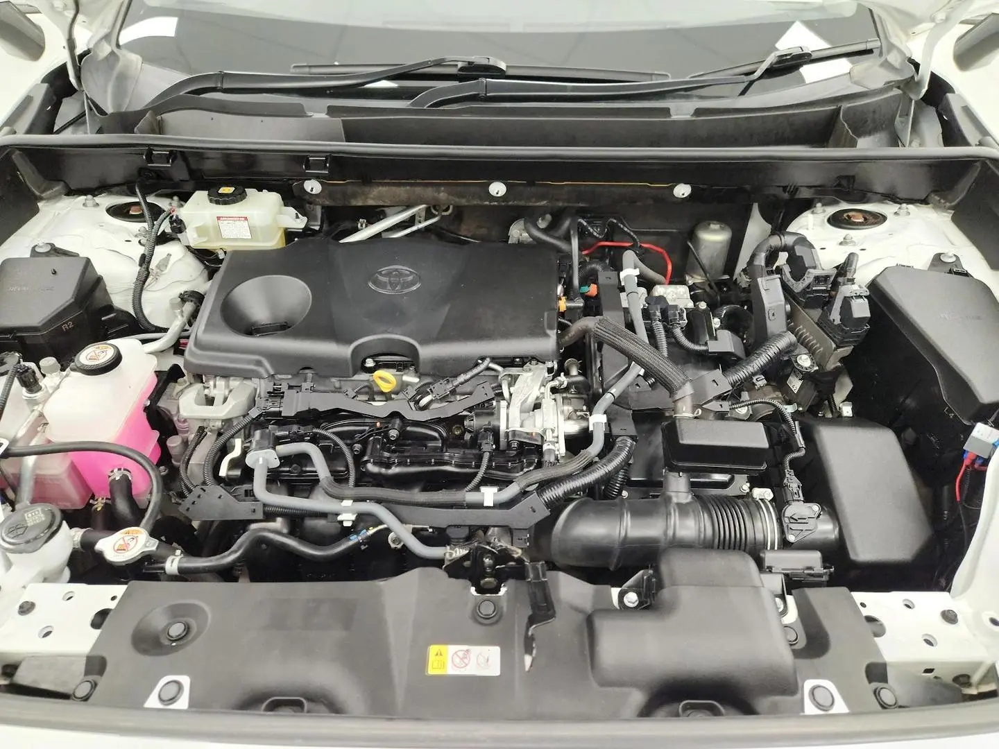 2019 Toyota RAV4 Gallery Image 15