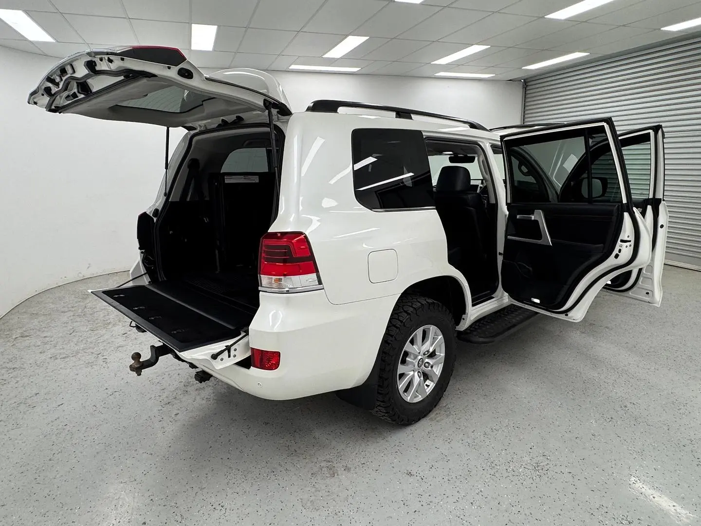 2020 Toyota Landcruiser Gallery Image 11