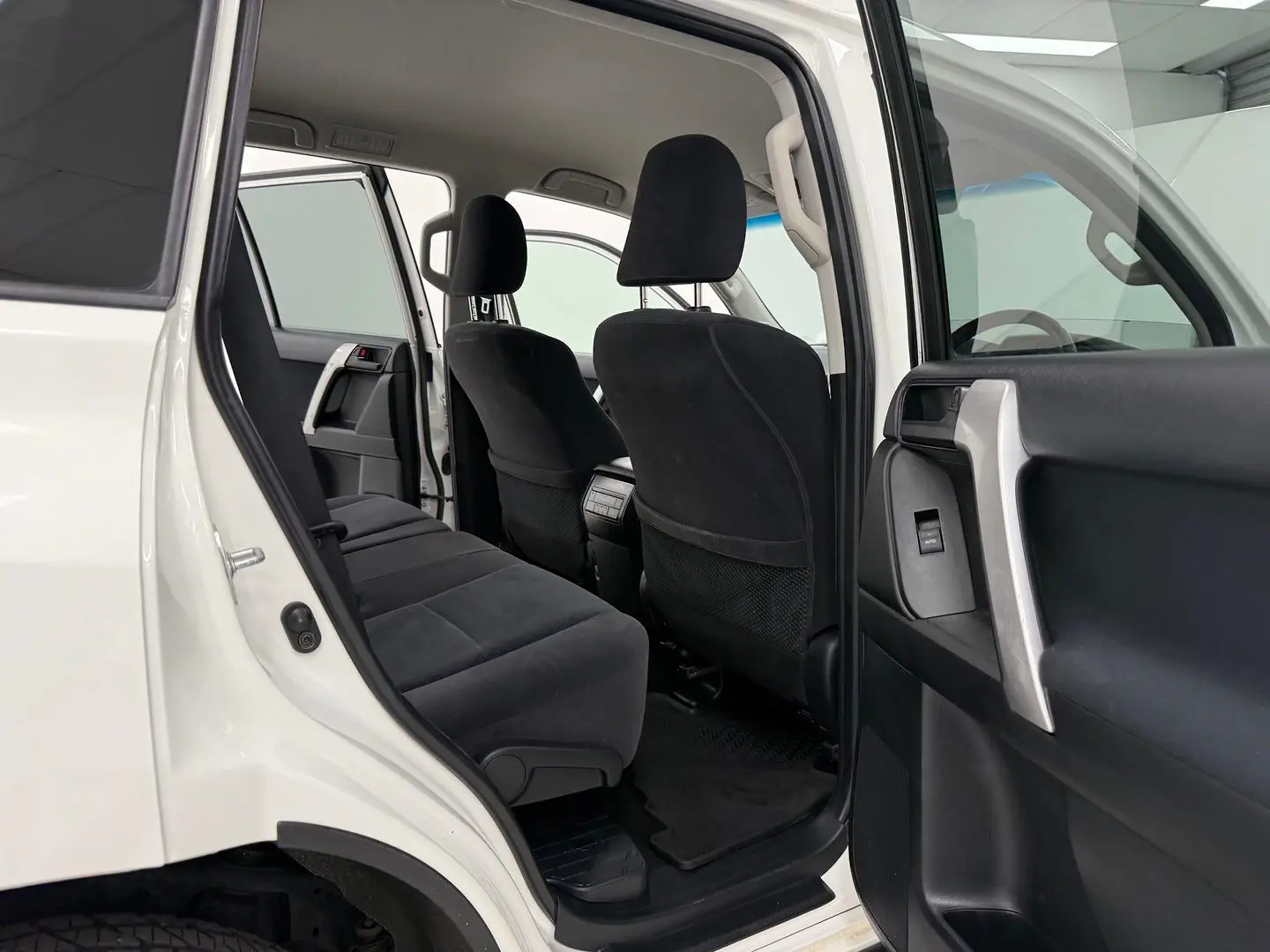 2020 Toyota Landcruiser Prado Gallery Image 17