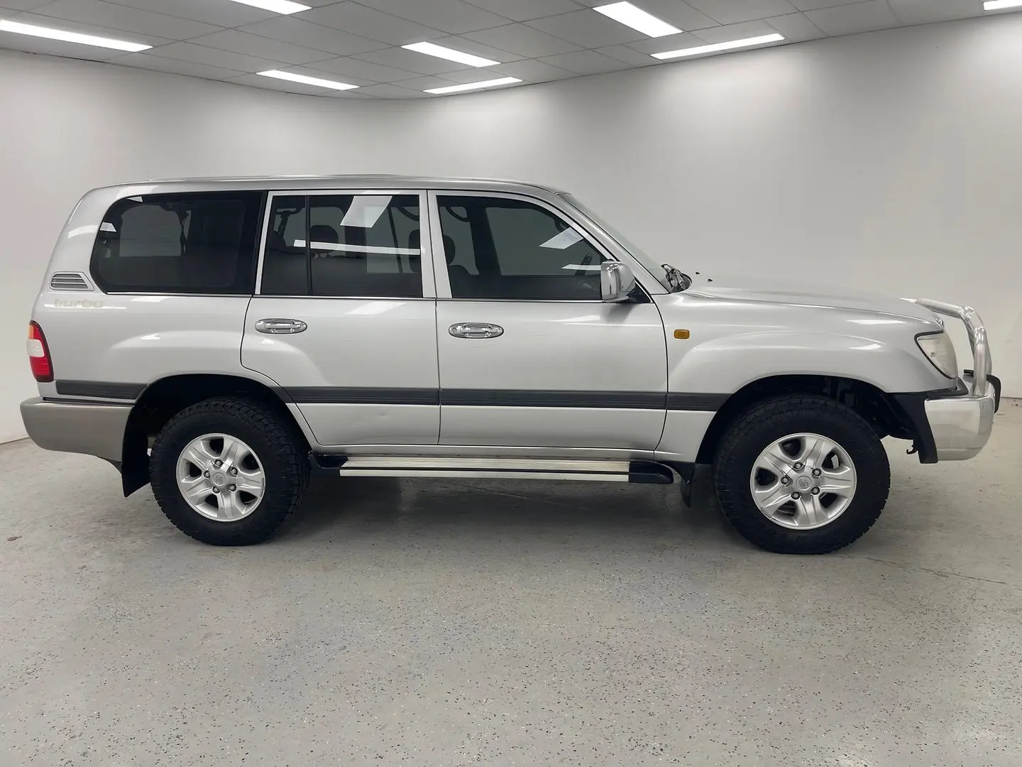 2006 Toyota Landcruiser Gallery Image 2