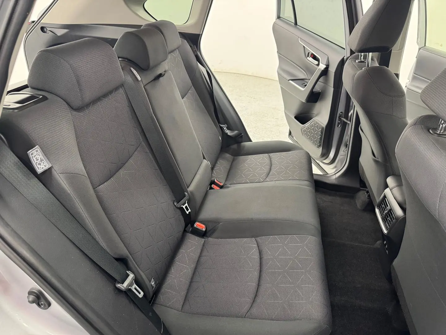 2020 Toyota RAV4 Gallery Image 25