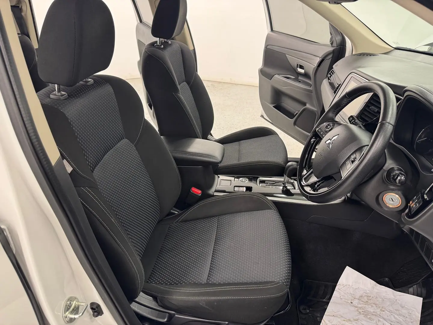 2020 Mitsubishi Outlander Gallery Image 26