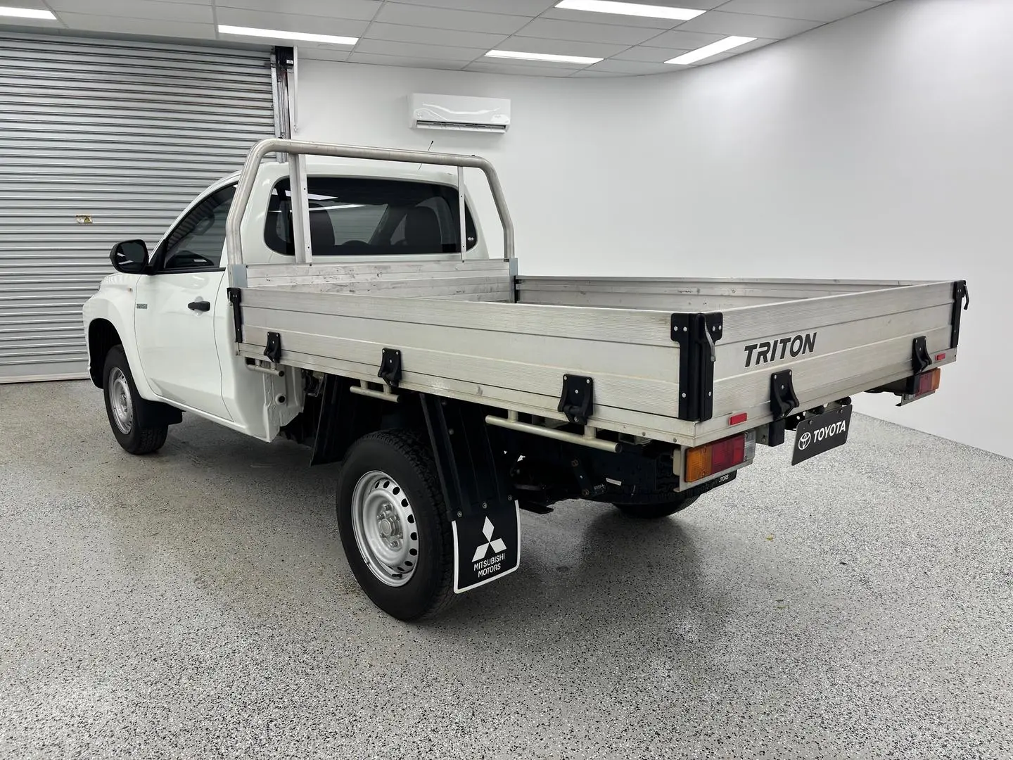 2021 Mitsubishi Triton Gallery Image 5