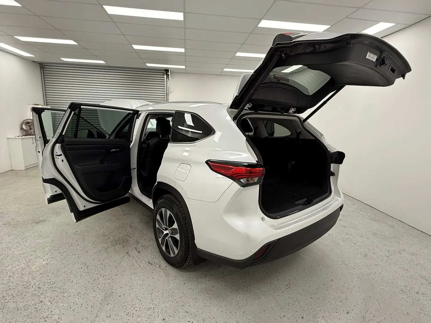 2023 Toyota Kluger Gallery Image 11