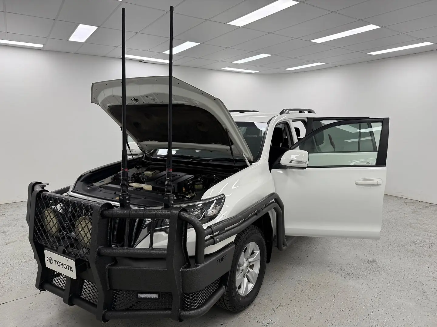 2020 Toyota Landcruiser Prado Gallery Image 8