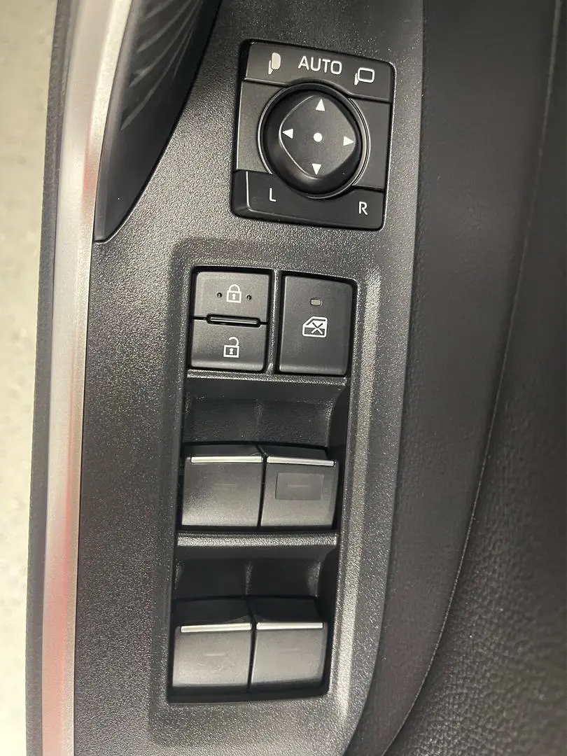 2022 Toyota RAV4 Gallery Image 21