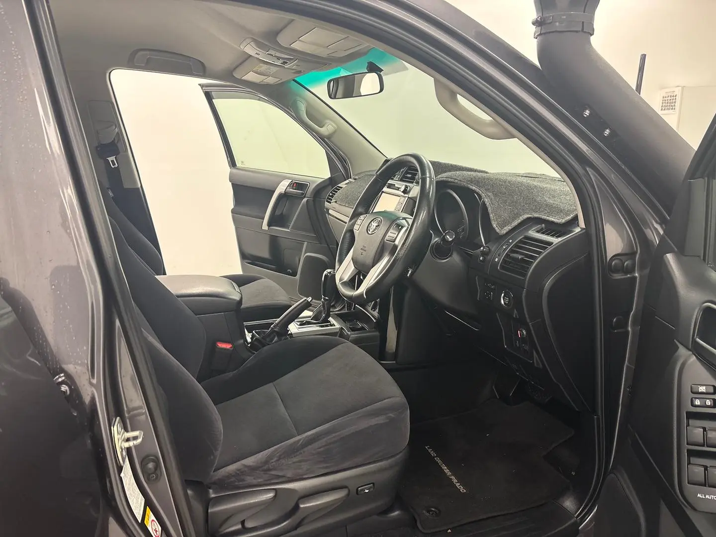 2015 Toyota Landcruiser Prado Gallery Image 22