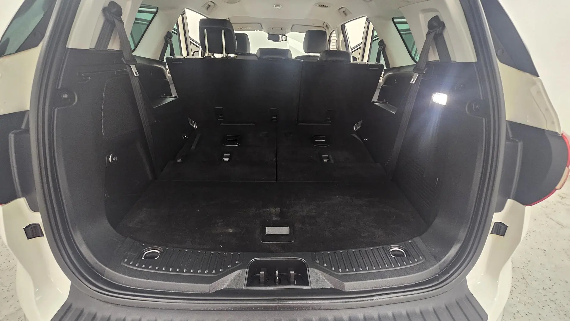 2022 Ford Everest Gallery Image 18