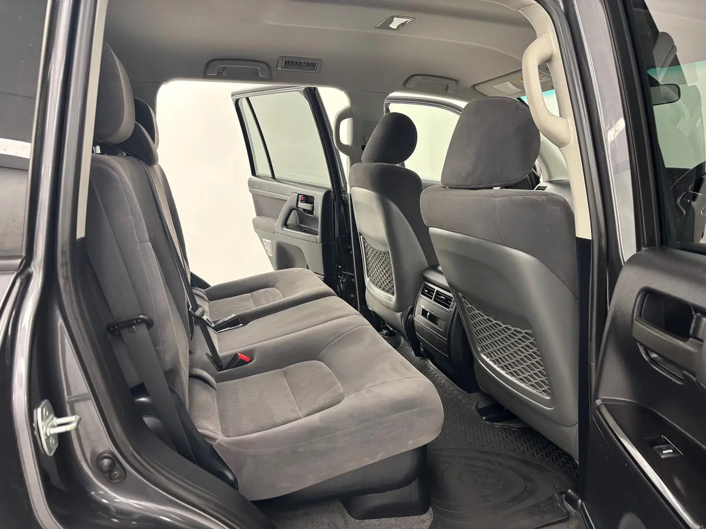 2017 Toyota Landcruiser Gallery Image 22