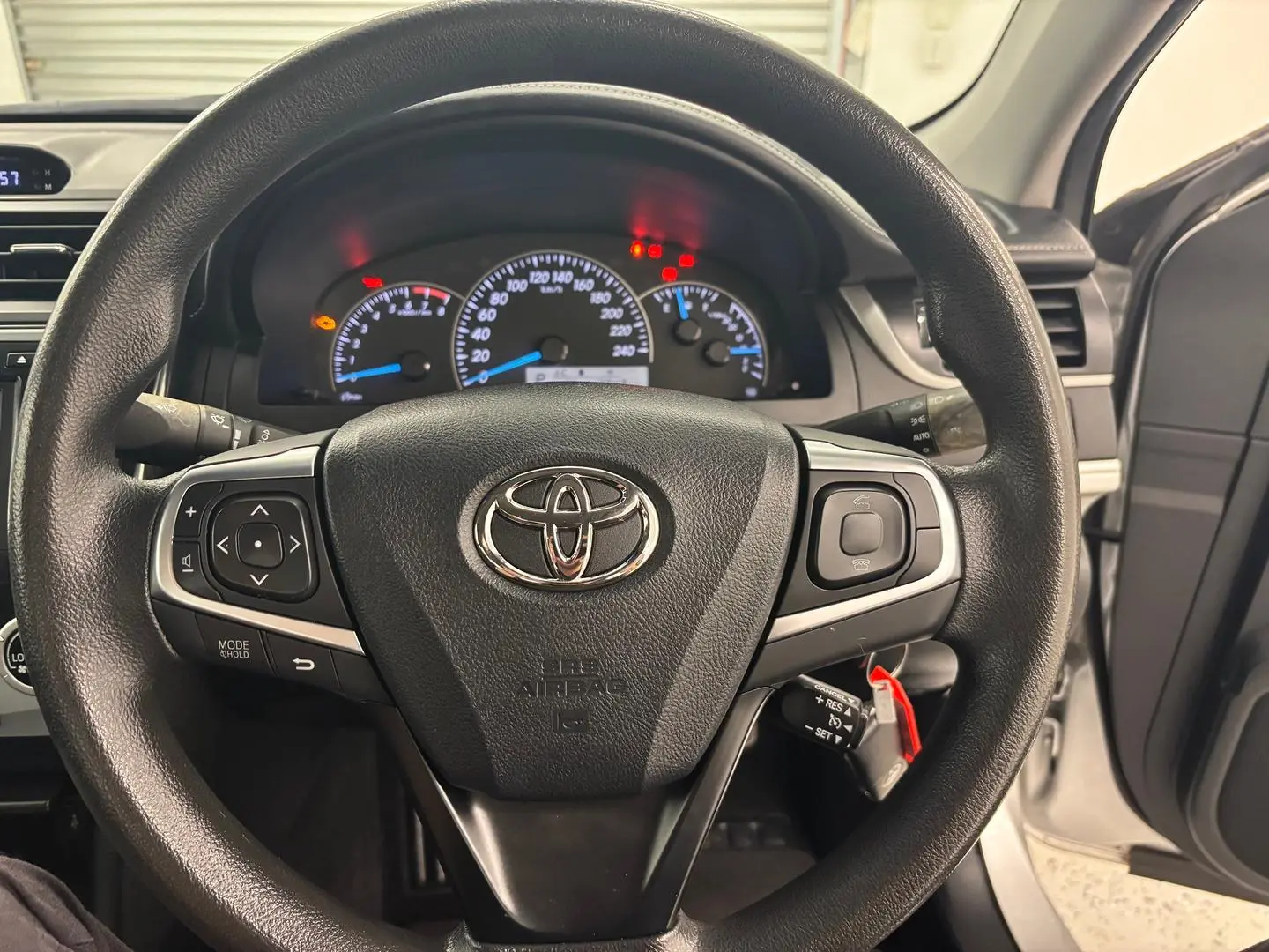2016 Toyota Camry Gallery Image 26