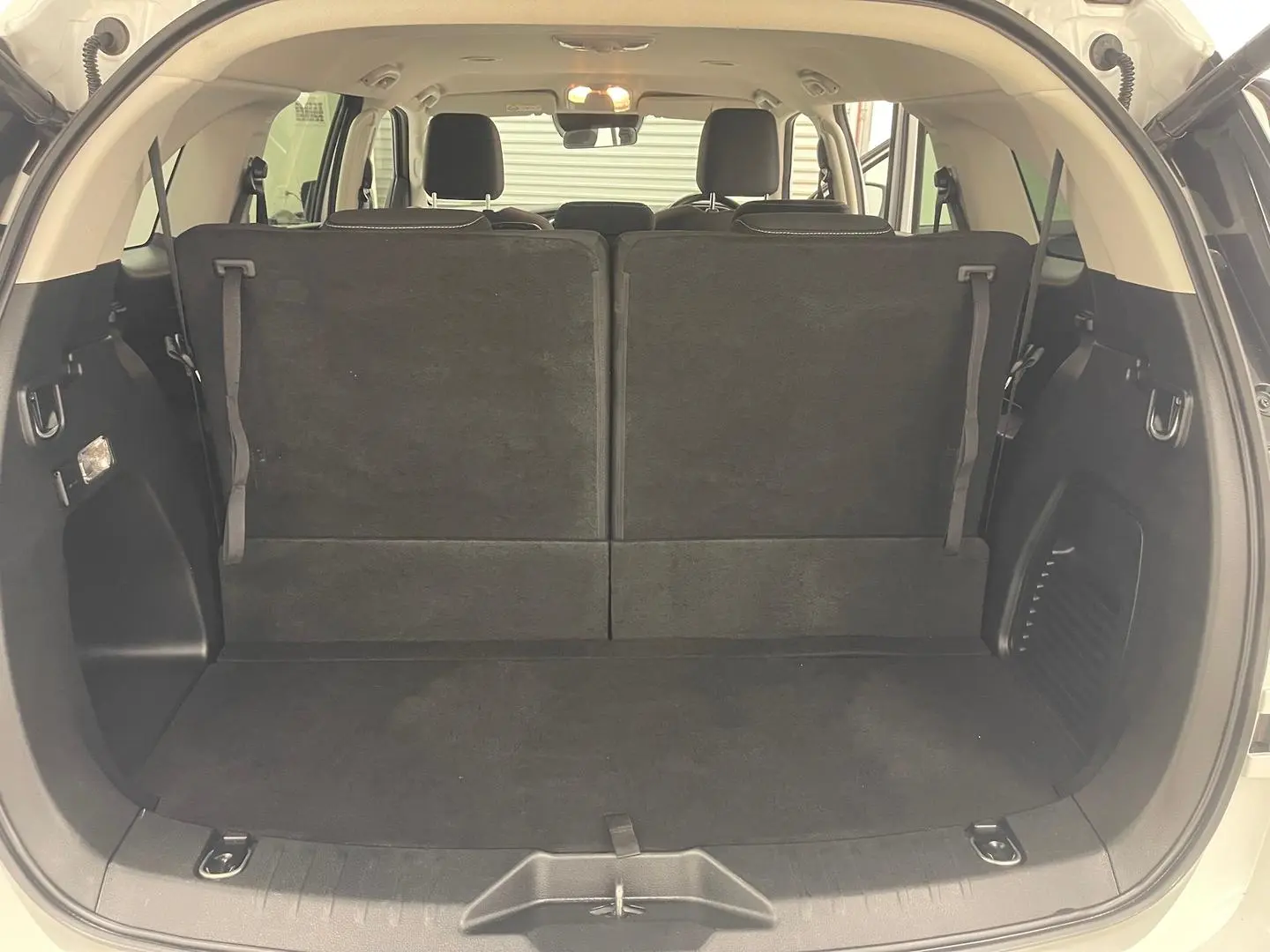 2021 Isuzu MU-X Gallery Image 19