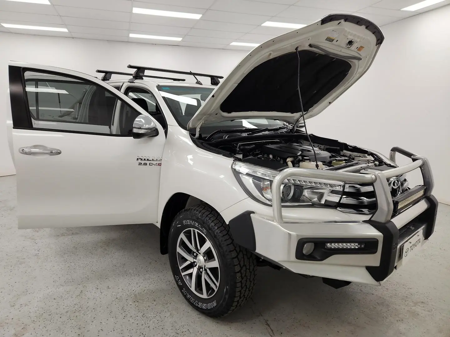 2017 Toyota Hilux Gallery Image 8