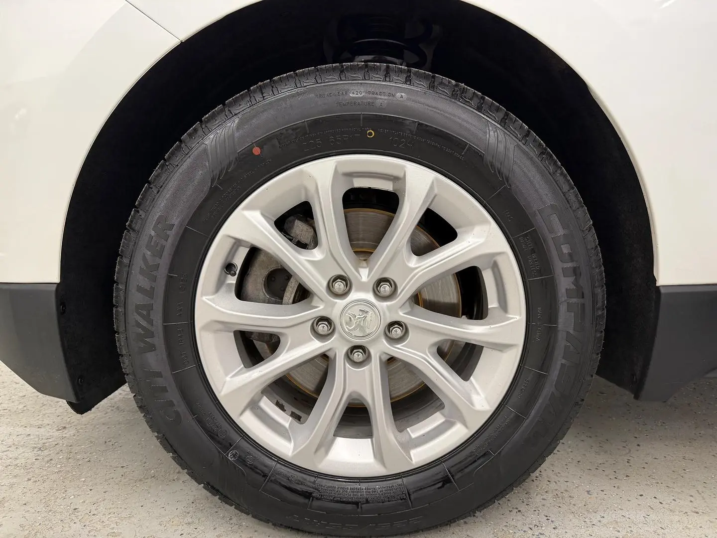2019 Holden Equinox Gallery Image 17