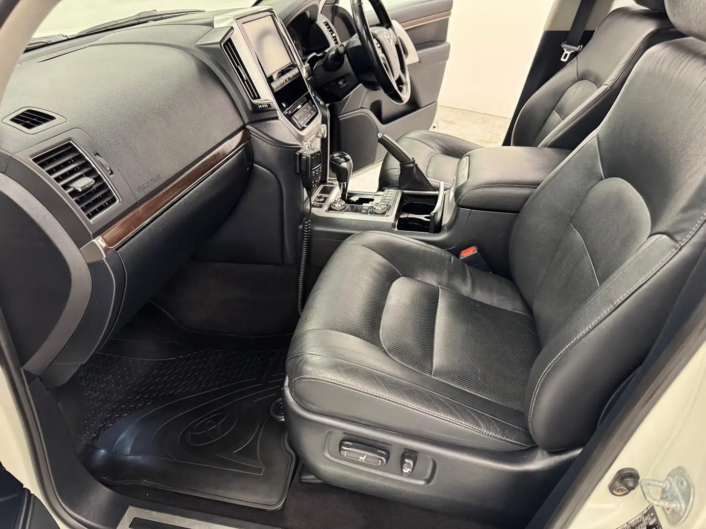 2020 Toyota Landcruiser Gallery Image 19