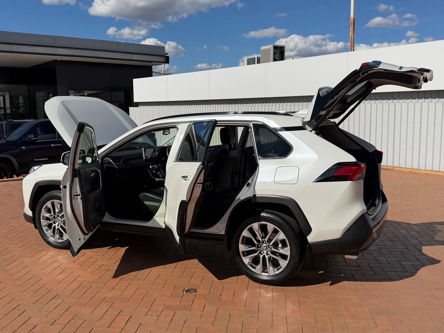 2020 Toyota RAV4 Gallery Image 12