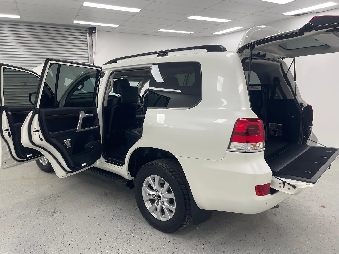 2019 Toyota Landcruiser Gallery Image 11