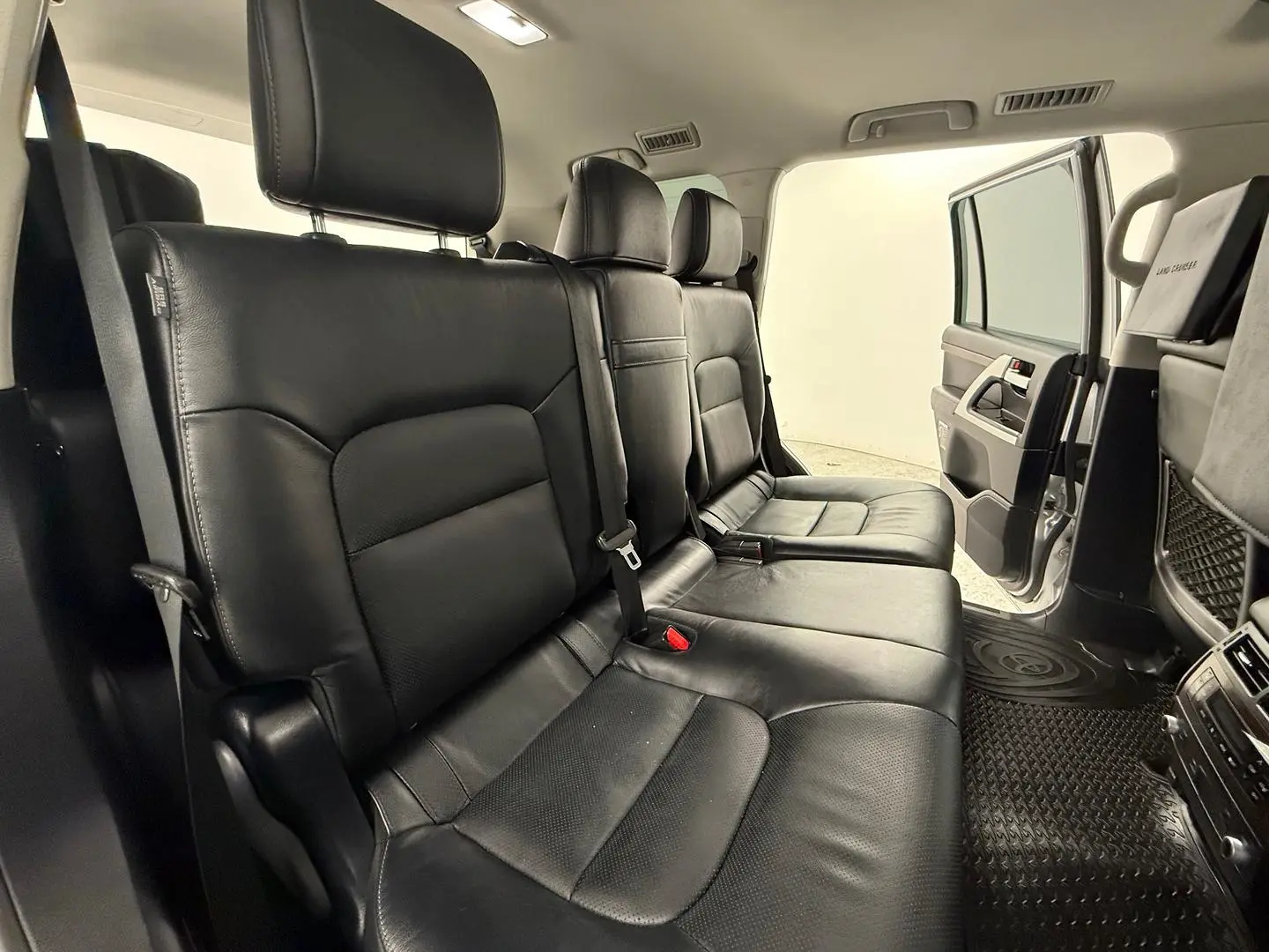 2020 Toyota Landcruiser Gallery Image 23