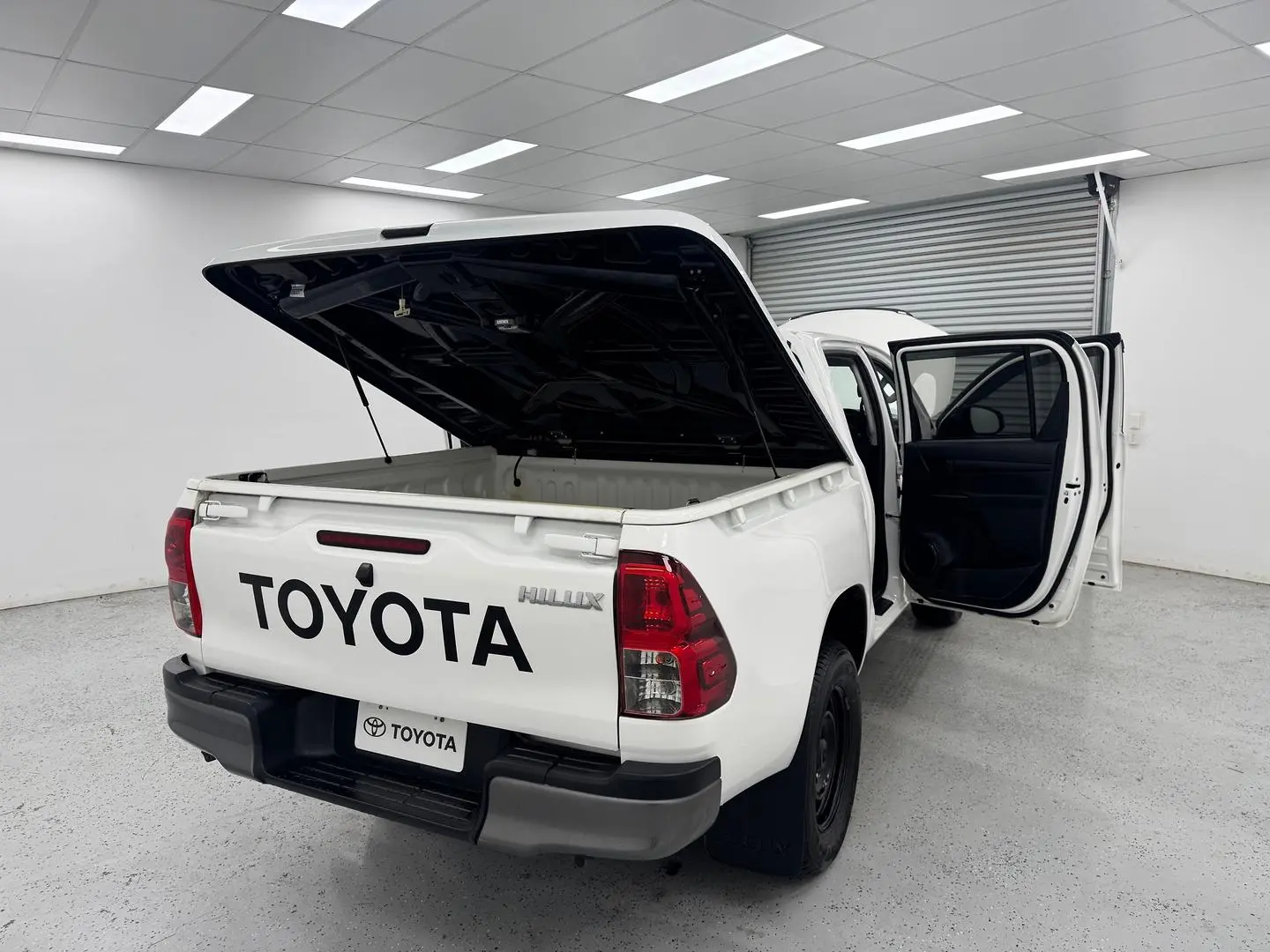 2021 Toyota Hilux Gallery Image 9