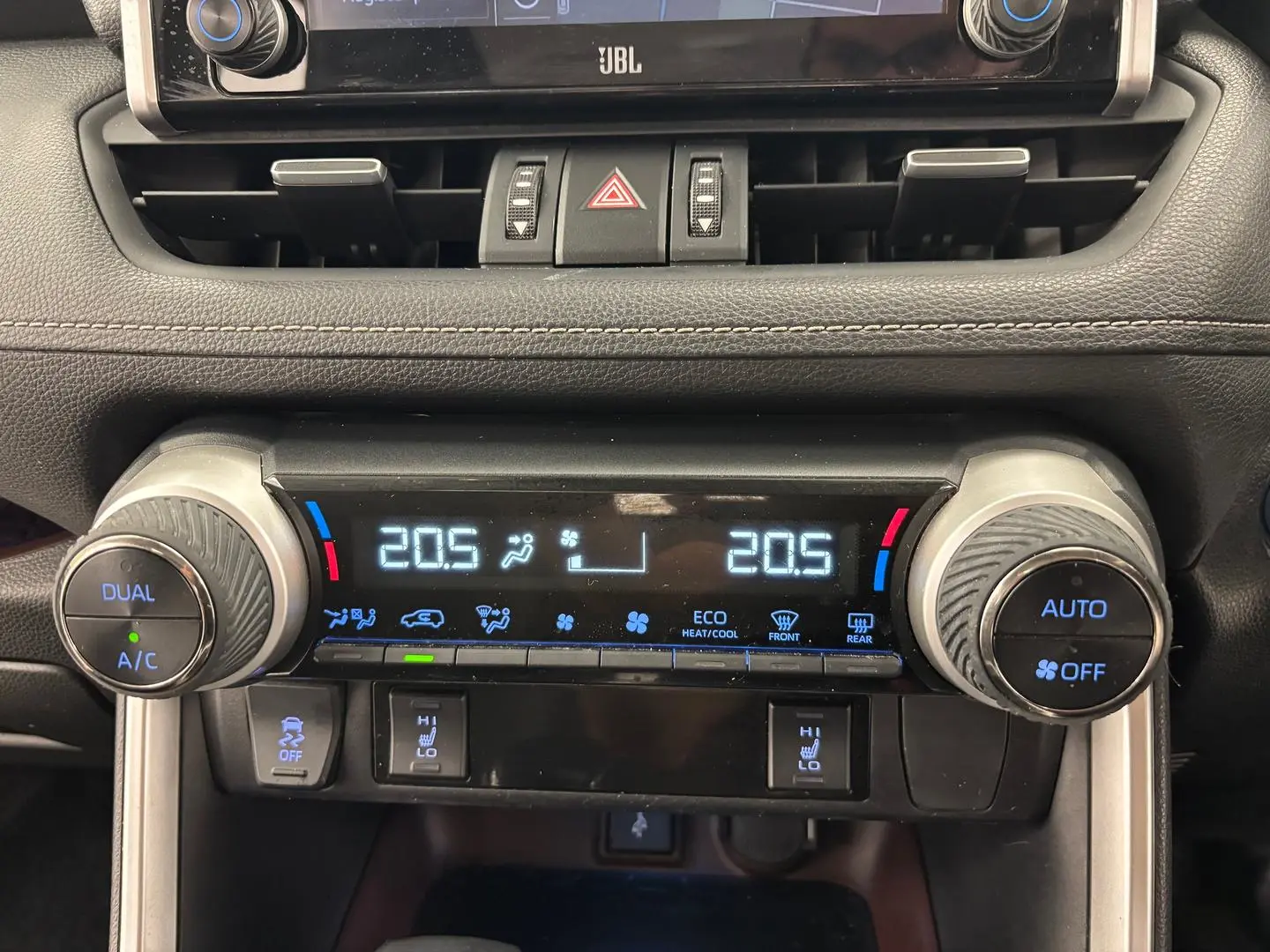 2020 Toyota RAV4 Gallery Image 30