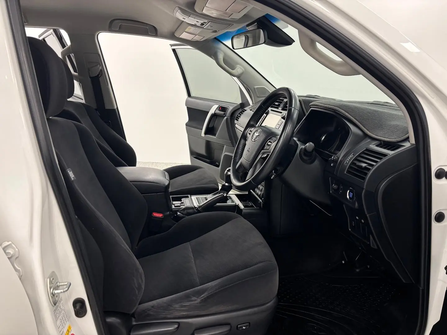 2018 Toyota Landcruiser Prado Gallery Image 22