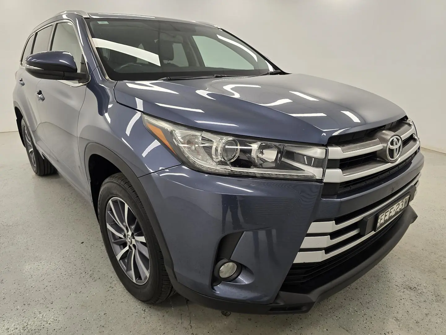 2017 Toyota Kluger Gallery Image 1