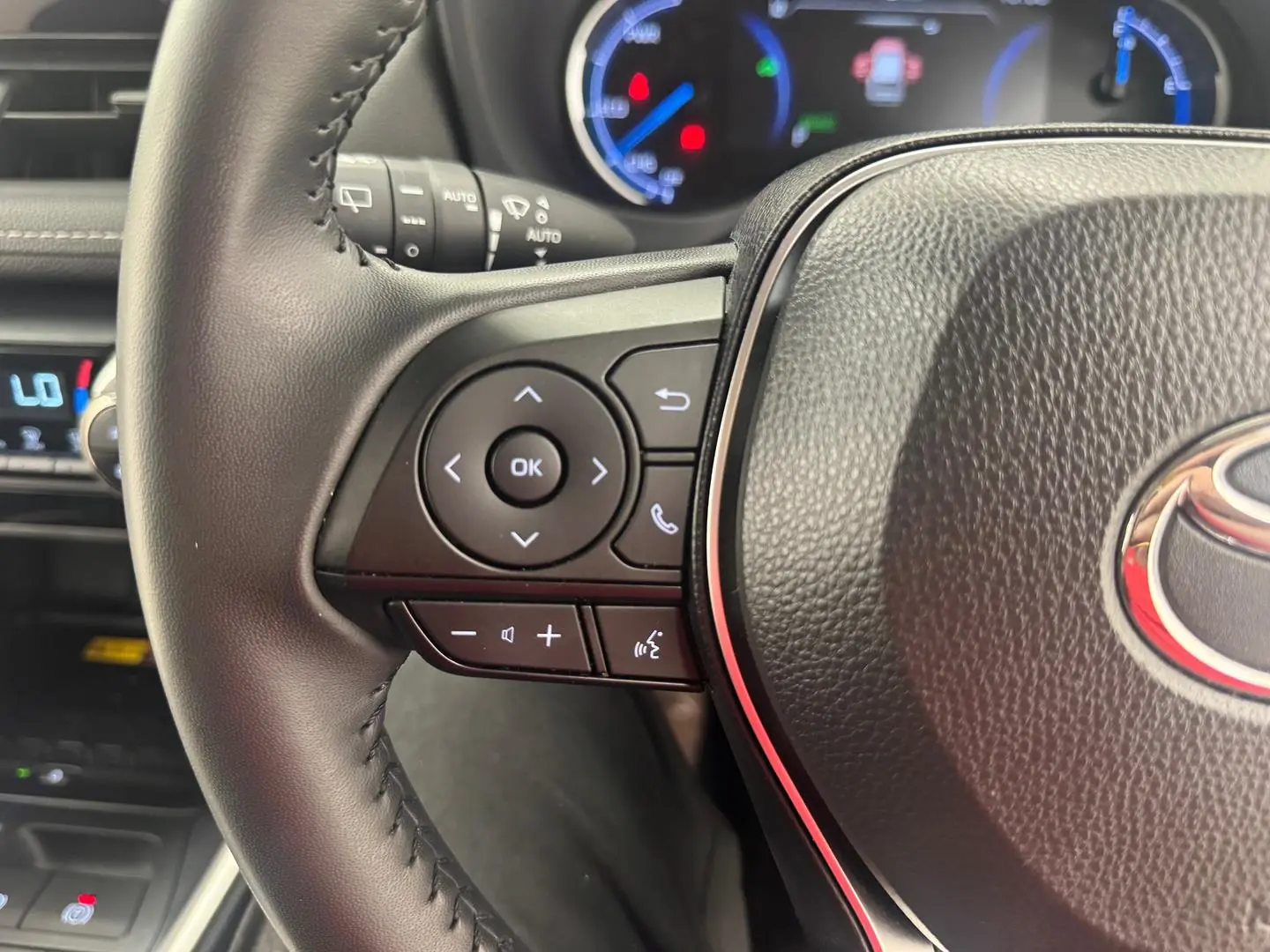 2024 Toyota RAV4 Gallery Image 17