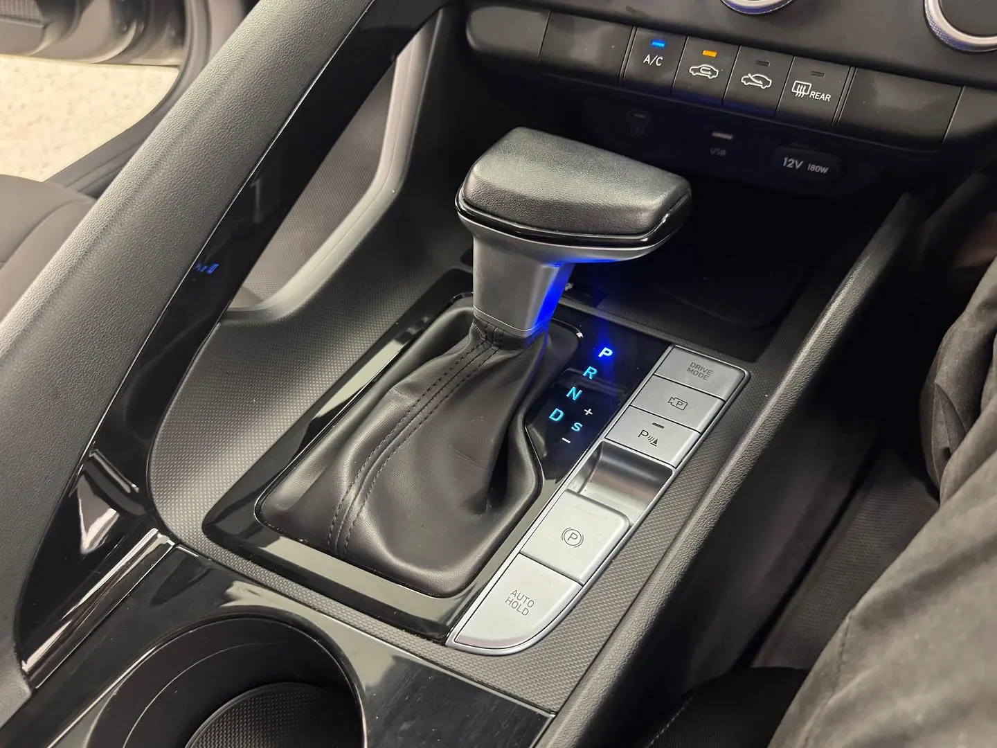 2024 Hyundai i30 Gallery Image 24