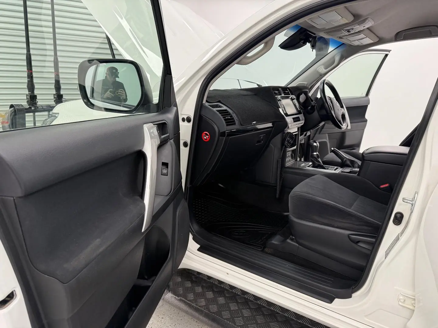2020 Toyota Landcruiser Prado Gallery Image 9
