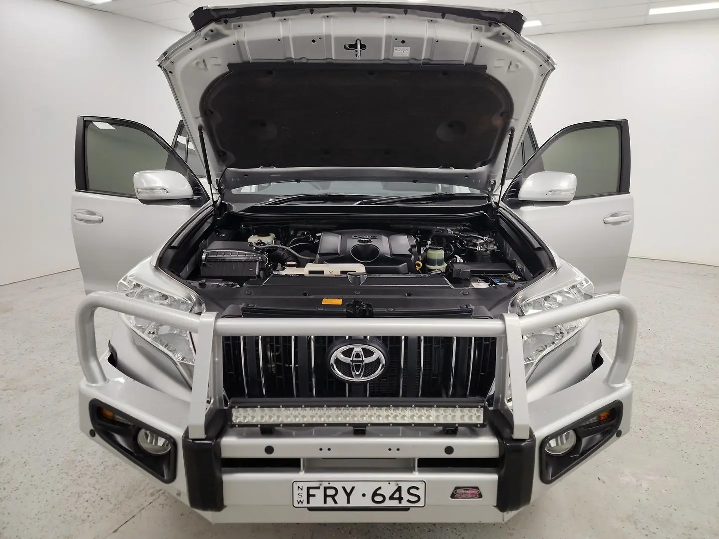 2017 Toyota Landcruiser Prado Gallery Image 15