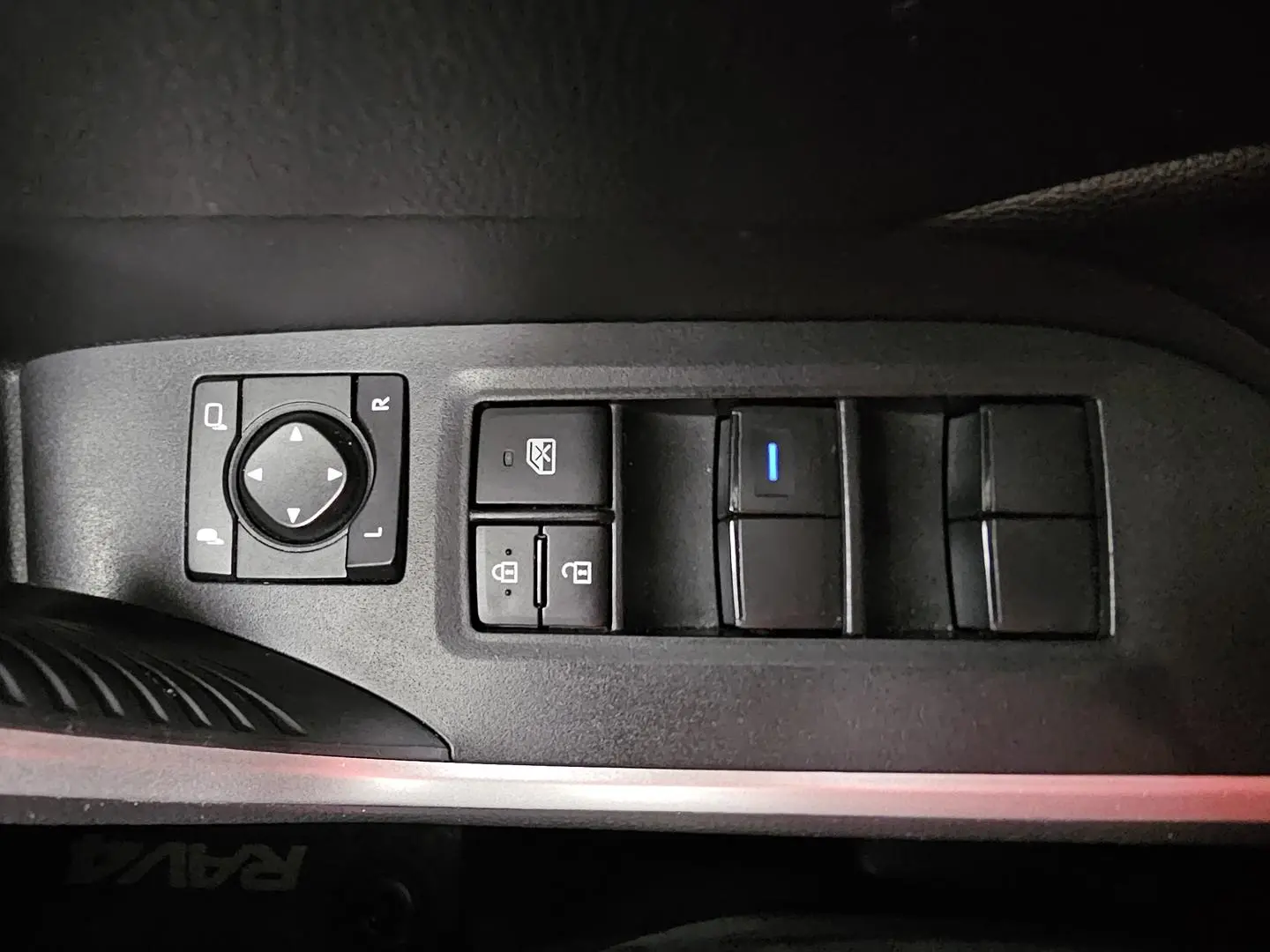 2022 Toyota RAV4 Gallery Image 38