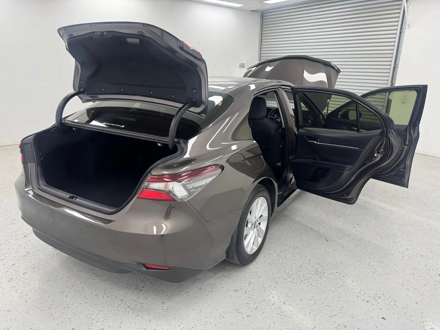 2024 Toyota Camry Gallery Image 9