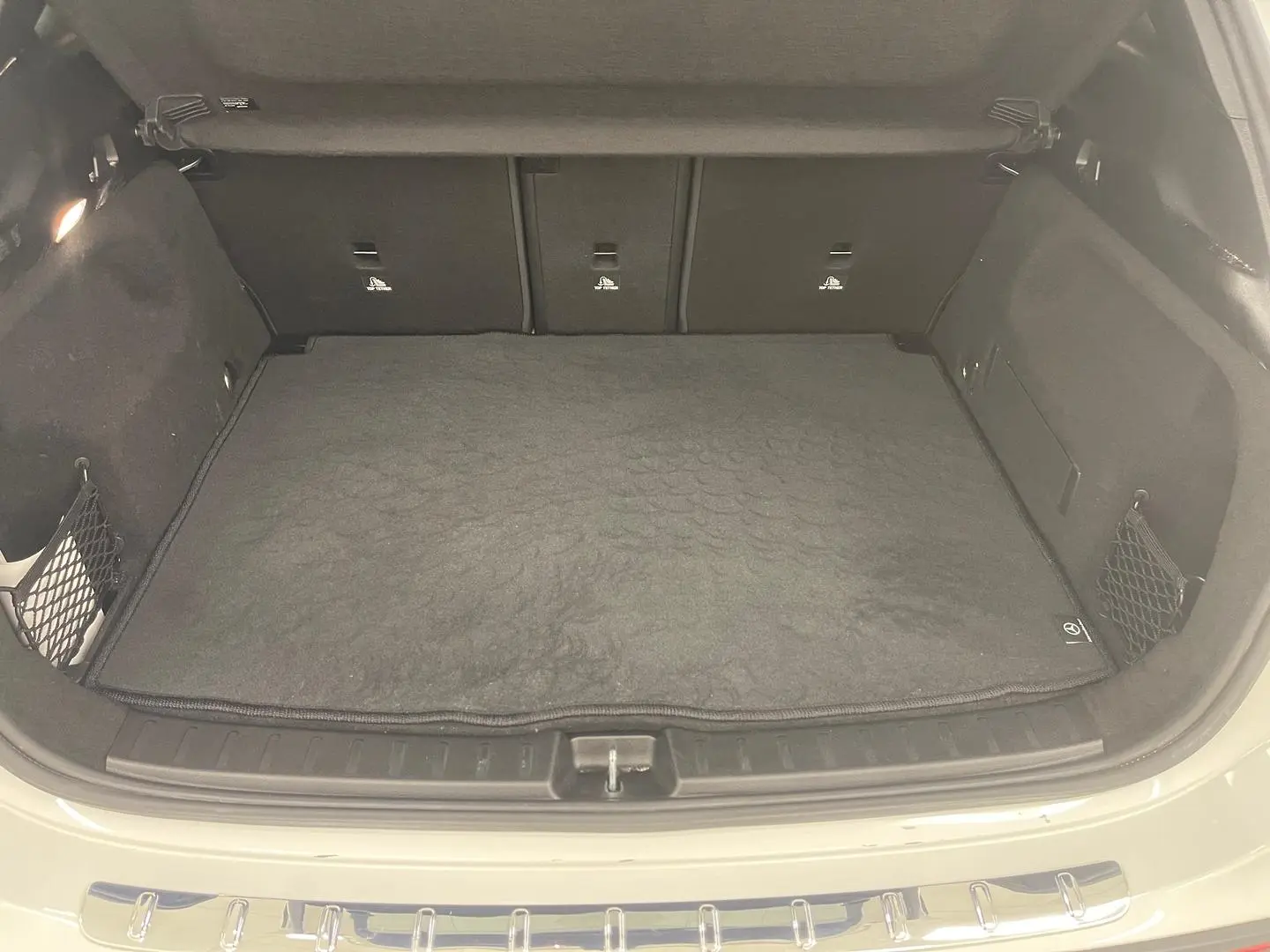 2020 Mercedes-Benz GLA-Class Gallery Image 18