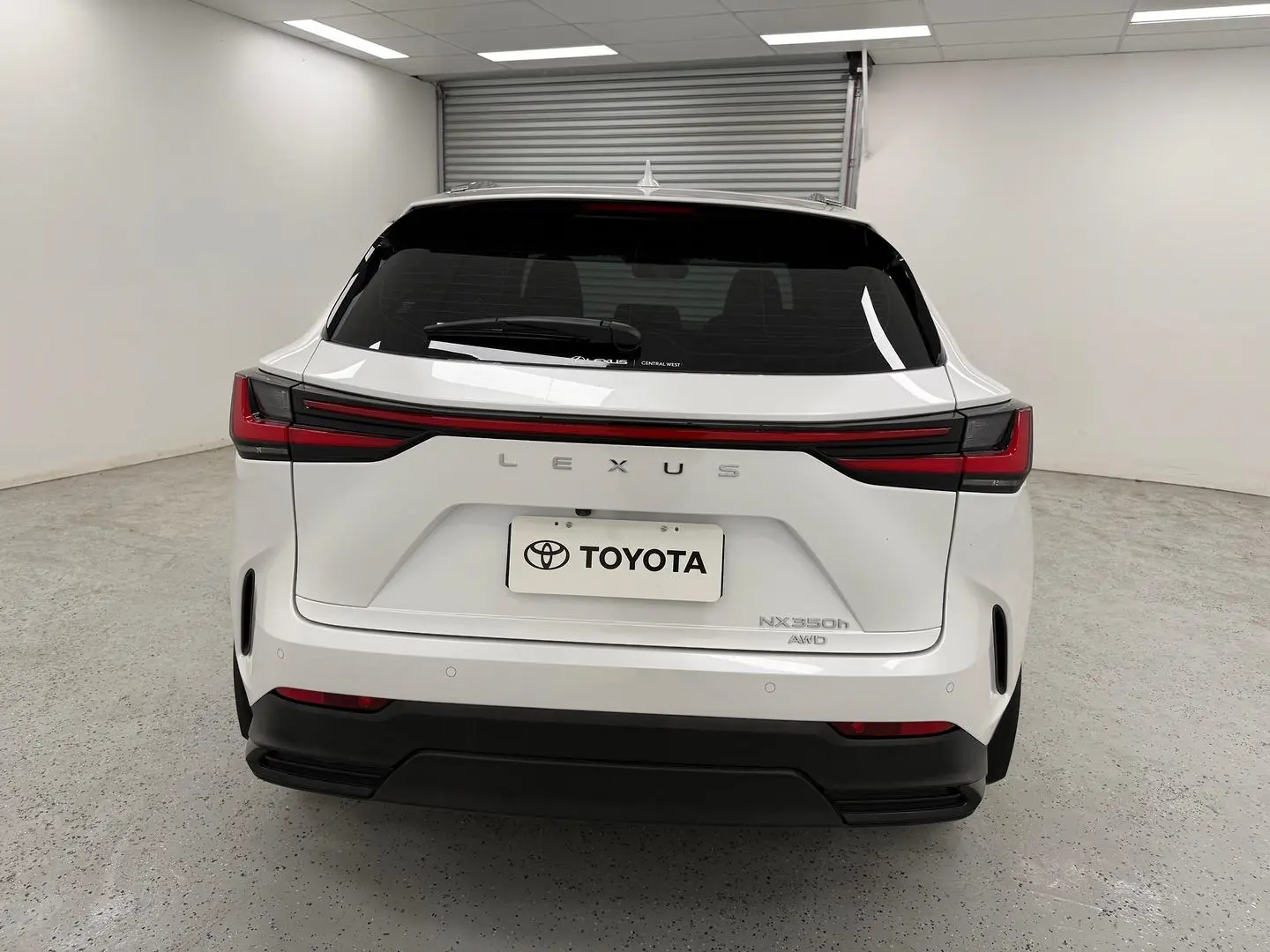 2025 Lexus NX Gallery Image 4