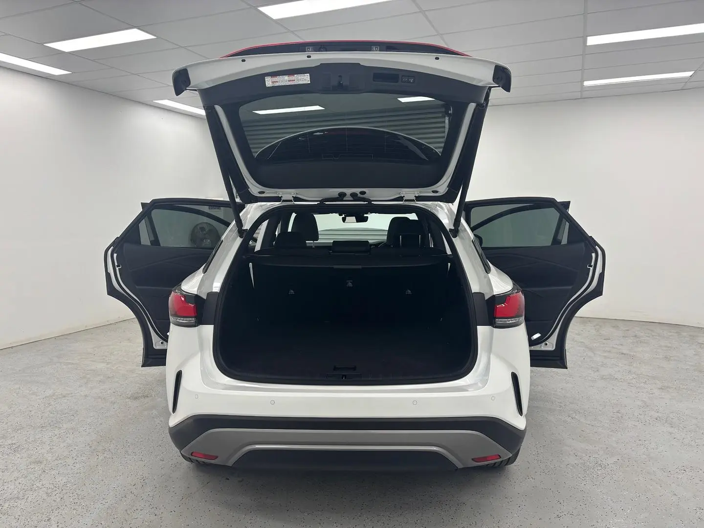 2025 Lexus RX Gallery Image 11