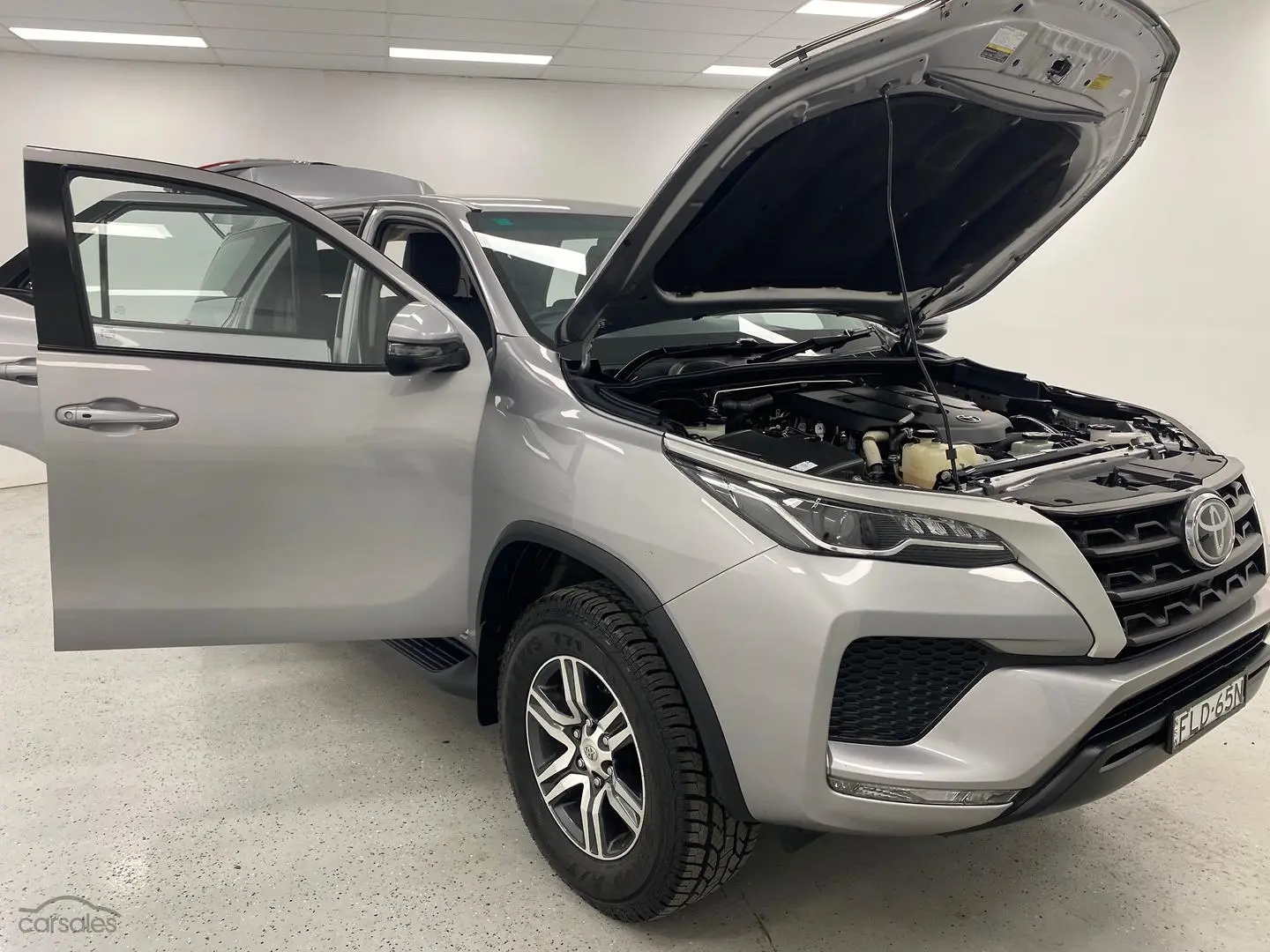 2022 Toyota Fortuner Image 9