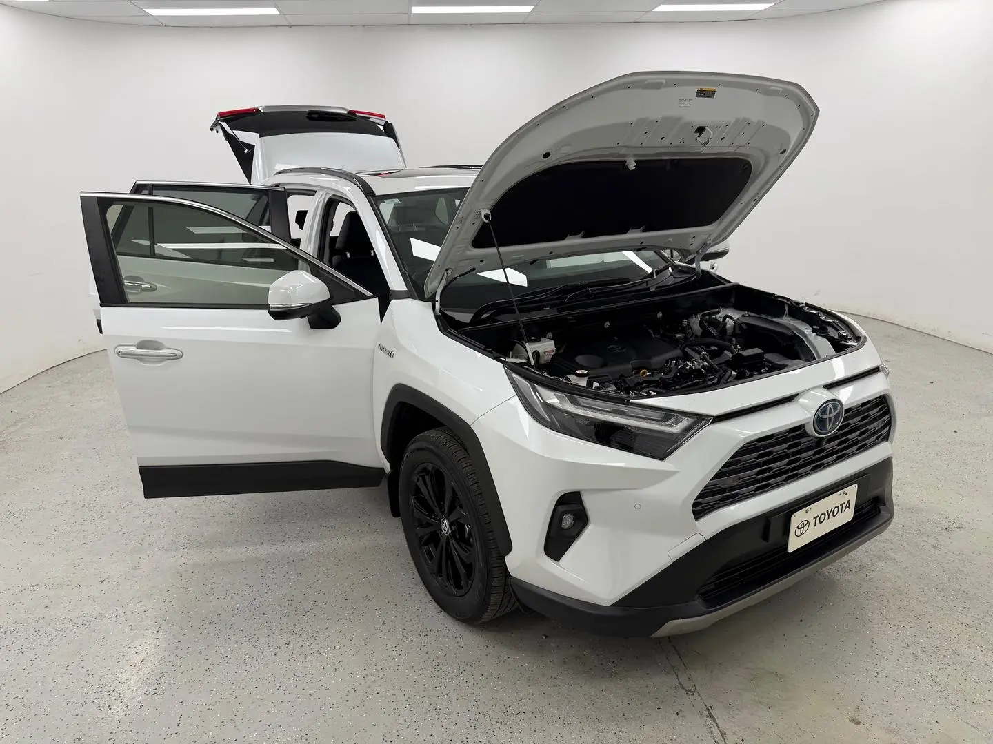 2023 Toyota RAV4 Gallery Image 8