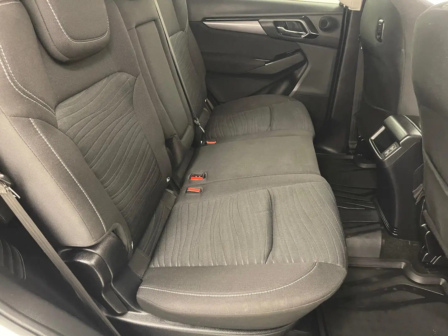 2021 Isuzu MU-X Gallery Image 20