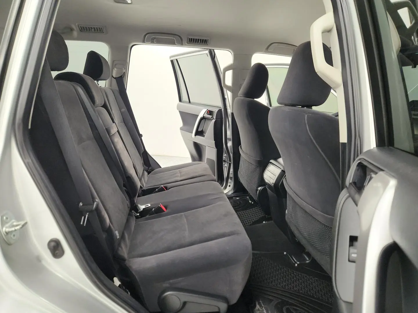 2017 Toyota Landcruiser Prado Gallery Image 22