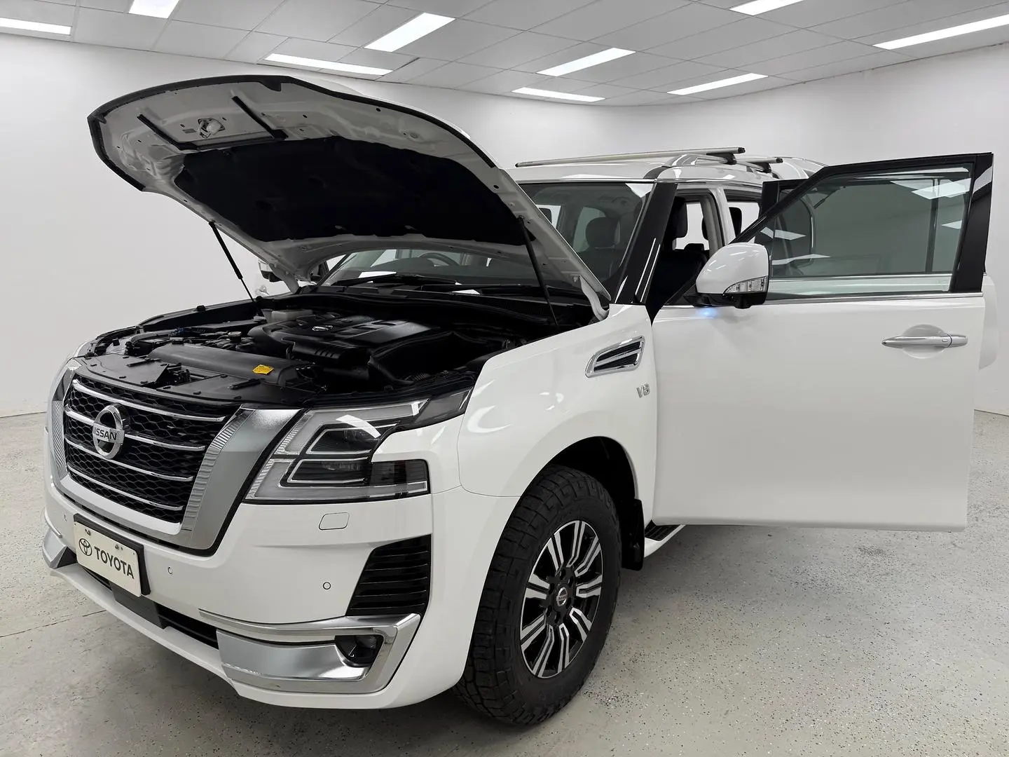 2020 Nissan Patrol Gallery Image 8