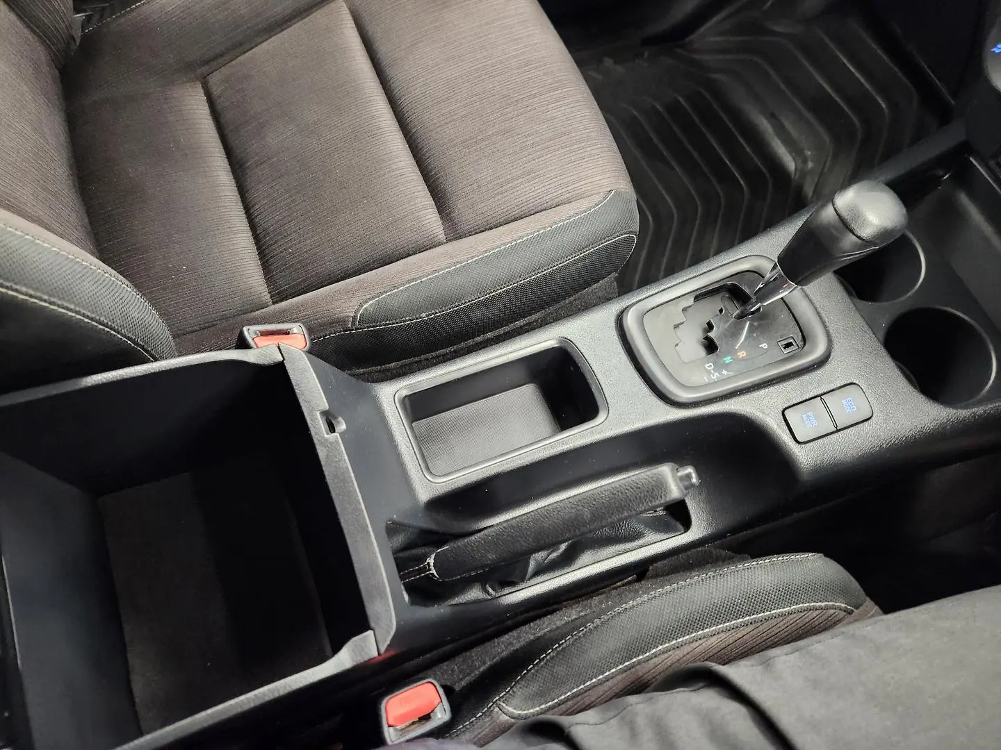 2018 Toyota Hilux Gallery Image 28