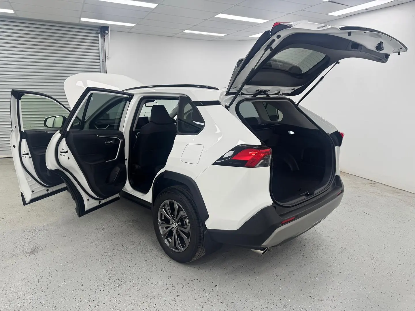 2024 Toyota RAV4 Gallery Image 10