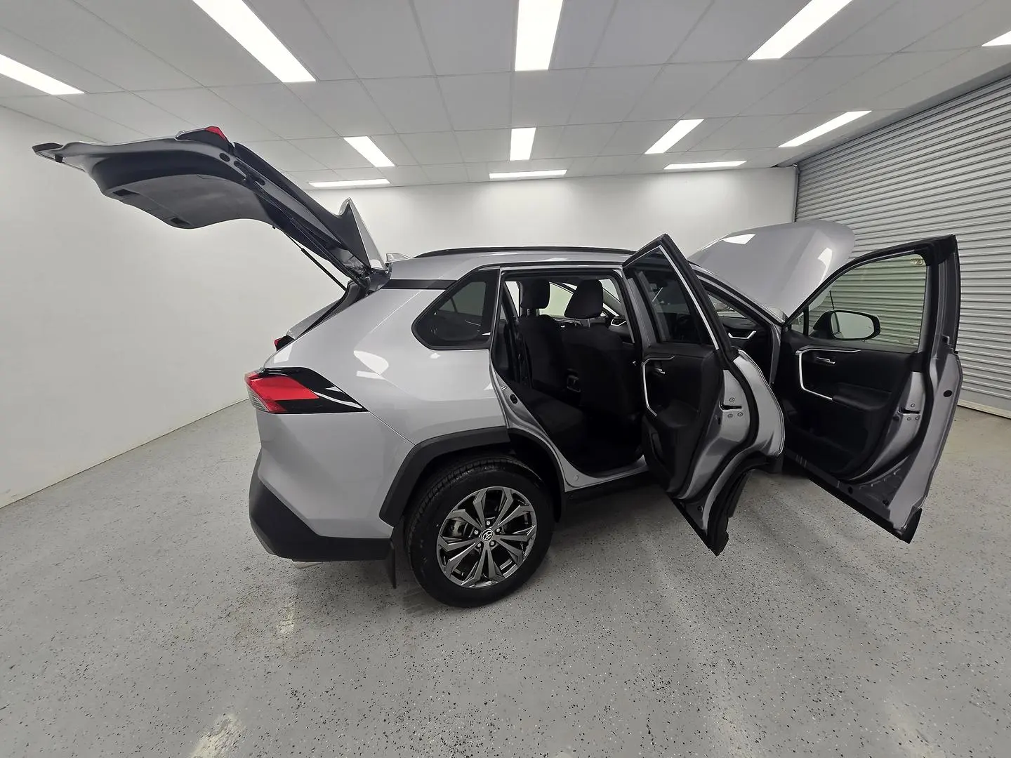 2022 Toyota RAV4 Gallery Image 10